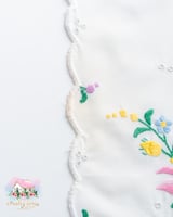 3684 مفرش انتيك مطرز طريق الزهور