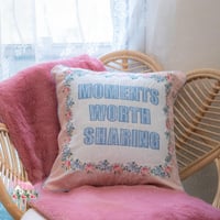 3471 كوشن مطرز بوجهين من جرين جيت Laura Moments