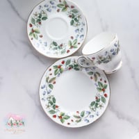 3425 كوب مع صحنين انتيك من دوتشس