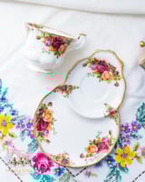 3662 كوب مع صحن انتيك من رويال البرت