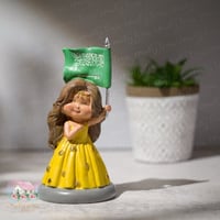 3036 تحفة البنت والعلم السعودي (أصفر)