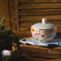 3300 زبدية بغطاء لون أبيض من بيب ستوديو