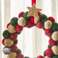 1244 اكليل كرات الصوف الشتوي