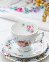 3658 كوب مع صحنين انتيك من كول بورت ورويال ستاندرد