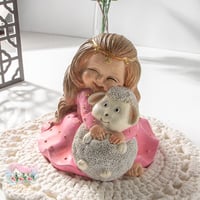 3350 تحفة البنت المرحة والخروف (زهري)