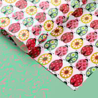 ورق تغليف هدايا الدعسوقة