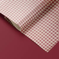 ورق تغليف هدايا كاروهات كرافت