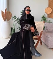 عباية f52 اكمام تطريز مستوردة ومميزة