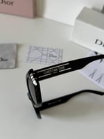 نظارة ديور مع الملحقات