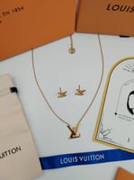 طقم سلسال وحلق لويس فيتون