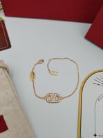 اسوارة فالنتينو مع الملحقات