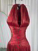 فستان ناعم عودي كسرات فخمة