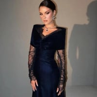 فستان سهرة مخمل أكمام دانتيل