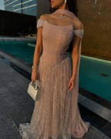 فستان سهرة فخم بدون أكمام