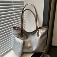 حقيبة من الجلد الصناعي