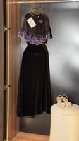 فستان اسود مخمل قطعتين جوخ مع قطعه تل تطريز