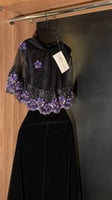 فستان اسود مخمل قطعتين جوخ مع قطعه تل تطريز
