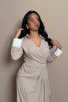 فستان بقصة مريحة بتصميم كلاسيكي عصري من الكريب