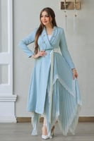 فستان ملكي أبيض بأسلوب معطف وقصة جانبية منسدلة