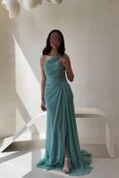 فستان تيفاني بقصة كت ودانتيل وفتحة جانبية