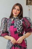 فستان أنيق يجمع بين الفخامة والعصرية مزين بنقوش هن...