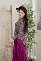 فستان شتوي مشجر بكسرات من الجوانب مع حزام شكل كرست...