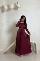 فستان عنابي بكم طويل مزين بالكريستالات