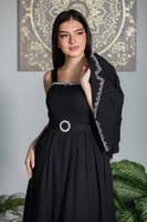 فستان كريب بجاكيت مزين بفصوص وحزام