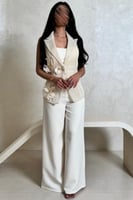 طقم أوف وايت بتطريز يدوي فاخر