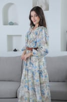 فستان أنيق بأكمام واسعة وحزام جلد بني – نقش أزرق