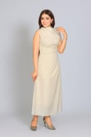 فستان أنيق بتفاصيل من الخرز البراق