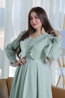 فستان ناعم بخامة كريب وأكمام مزومة