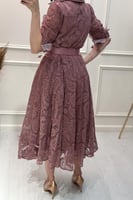 فستان ميدي دانتيل مزين بورود 3D