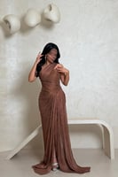 فستان بني بتصميم كسرات وقصة كت فاخرة