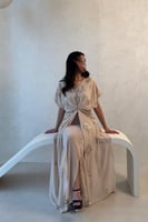 فستان بيج بتطريز ذهبي وفضي أنيق