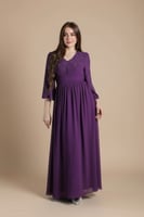 فستان طويل راقي مزين بالفصوص – لمسة فاخرة بإحساس ن...