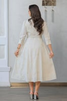 فستان ميدي أنيق مزين بكريستال بتطريز خيوط