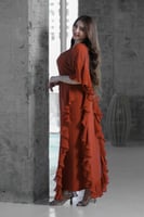 فستان شيفون مزين بالخرز مع جوانب كشكش كسرات