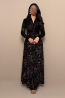 فستان أسود مخملي بتطريز زهور فاخرة