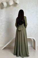 فستان زيتي طويل بتطريز ورود على الأكتاف