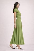 فستان اخضر مزموم بياقة مرتفعة