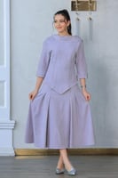 فستان فاخر يعكس سحر البساطة الممزوجة بالأناقة