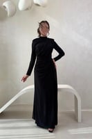 فستان سهرة اسود بكم طويل وتصميم انيق مع فتحة ظهر