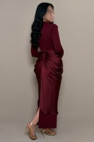 فستان سهرة خمري بقصة خصر أنيقة