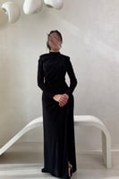 فستان سهرة اسود بكم طويل وتصميم انيق مع فتحة ظهر