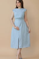 فستان كلاسيكي راقٍ من الكتان بدون أكمام