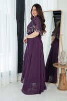 فستان طويل موف مزين بالفصوص مع كشكشة جانبية