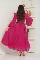 فستان طويل ساتر بكريستالات وحزام جلد للمناسبات