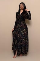 فستان أسود مخملي بتطريز زهور فاخرة