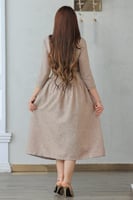 فستان إليجانس كلاسيك يجمع بين الرقي والبساطة